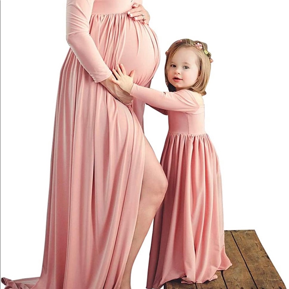 Pink Mommy and Me maternity outfits